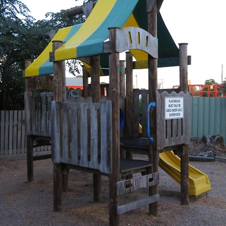 Bundaberg East Cabin And Tourist Park Extérieur photo